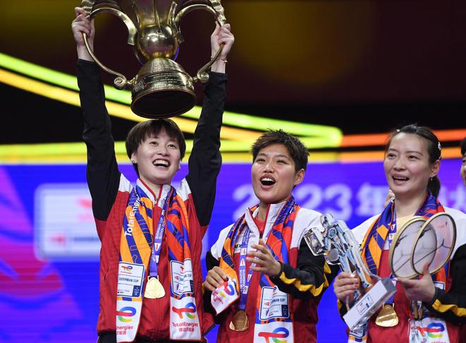 羽3比1力克韩国第14次亲吻苏迪曼杯bsport体育入口首次四连冠！国(图11)